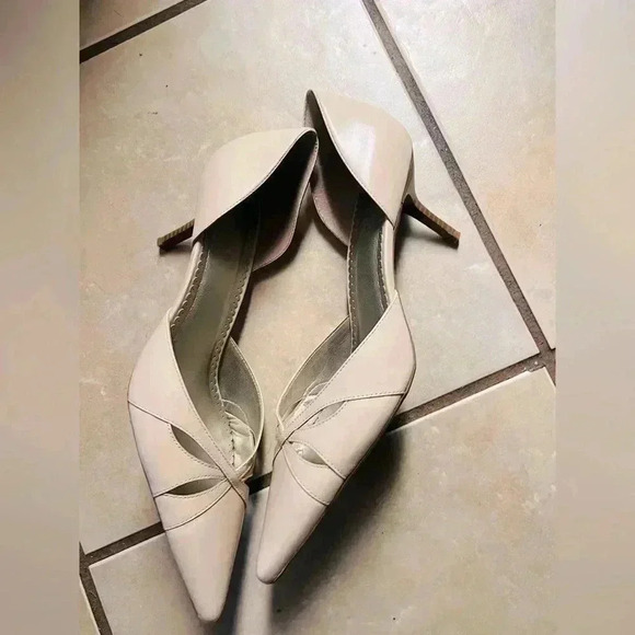 UNISA WOMENS SHOES GENUINE LEATHER MADE IN BRASIL LIGHT COLOR LIKE NEW S… - Picture 3 of 14